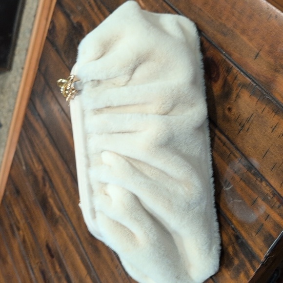 Skinnydip nova faux fur chain clutch bag - Picture 5 of 9